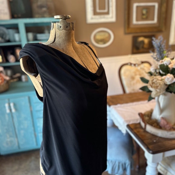 Sexy One Shoulder Blouse - Picture 2 of 3